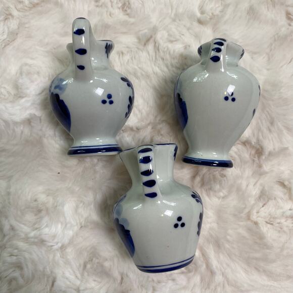 Set of 3 Vintage Miniature Delft Blue Vase Pitcher Hand Painted Blue and White - Picture 3 of 7